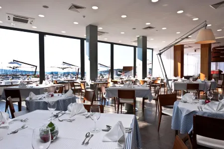 Hotel IN Отели в г. Sveti Filip i Jakov