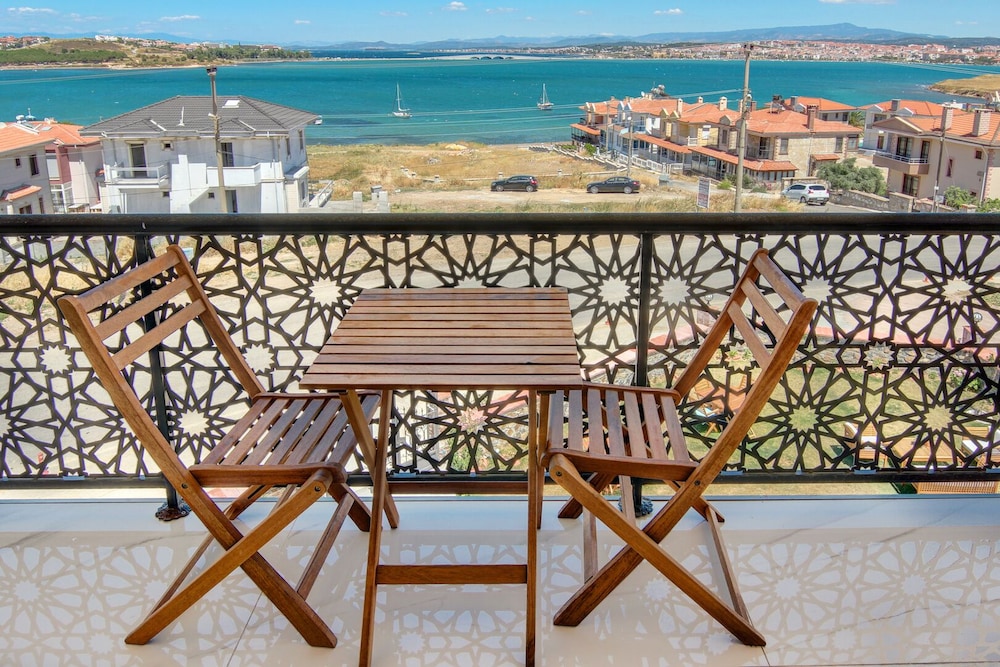 Cunda Kale Otel (Cunda Bal Konak Otel)