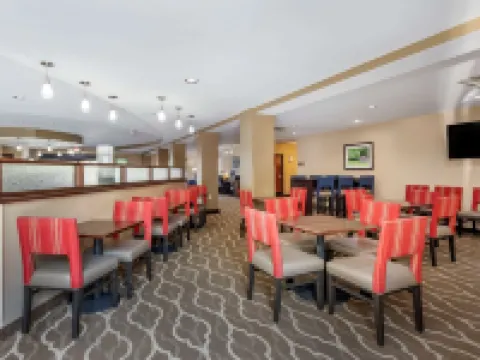Comfort Suites Hotels in Coffee County
