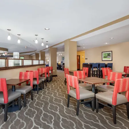 Comfort Suites