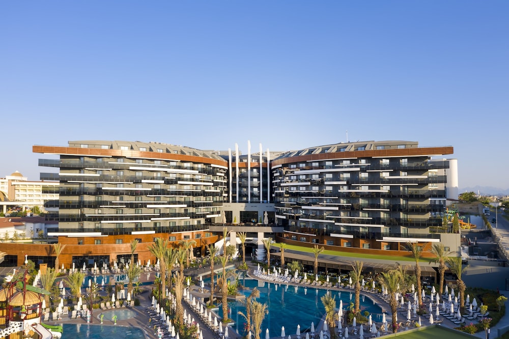 Kirman Calyptus Resort & Spa