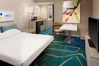 Embassy Suites by Hilton San Diego Bay Downtown Các khách sạn gần Seaport Village