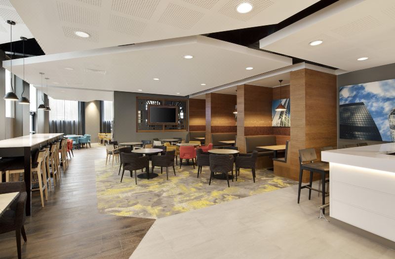 Hampton by Hilton London Excel photo 3
