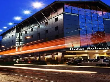 C-Hotels Rubens Отели рядом с достопримечательностью «Armani Silos»