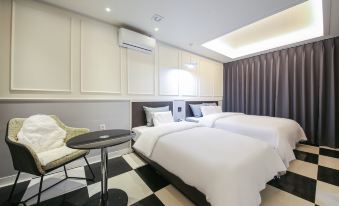 Gwangju Cheomdan Maru Hotel