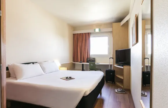 宜必思赫雷斯-德拉弗龍特拉酒店