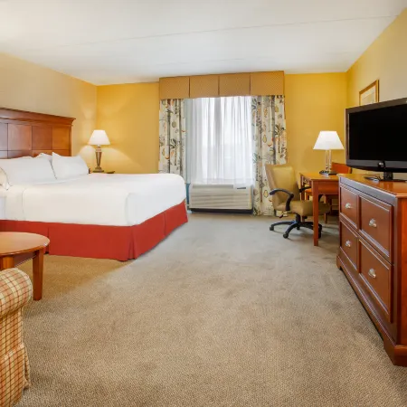 Holiday Inn Express & Suites BLOOMINGTON by IHG