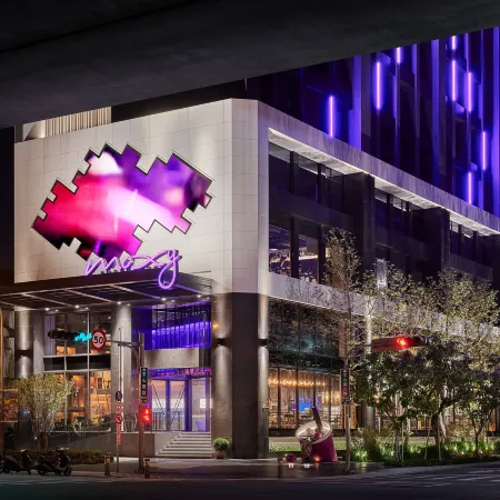 Moxy Taichung Отели рядом с достопримечательностью «Железнодорожная станция Синьужи»