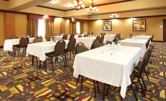 Holiday Inn Express & Suites Van Buren-FT Smith Area