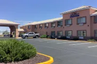 Baymont Inn & Suites by Wyndham Holbrook - Uima-altaat