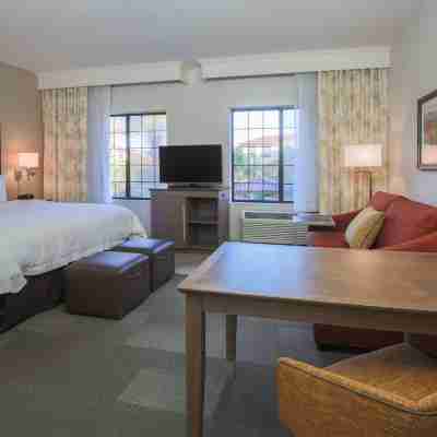 Hampton Inn & Suites Camarillo Rooms