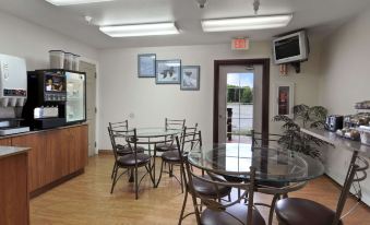 Microtel Inn & Suites by Wyndham Eagle River/Anchorage Are