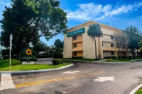 La Quinta Inn by Wyndham Ft. Lauderdale Tamarac East Hotels in Lauderhill