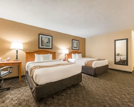 Quality Inn & Suites Hotels in Portage