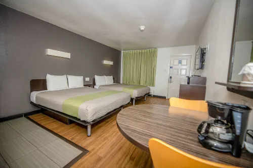 Studio 6 Tyler, TX - Pet friendly