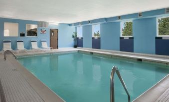 Days Inn & Suites by Wyndham Romeoville