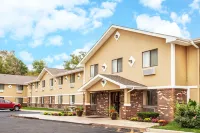 Super 8 by Wyndham Sterling Heights/Detroit Area Hotels near Edible Arrangements