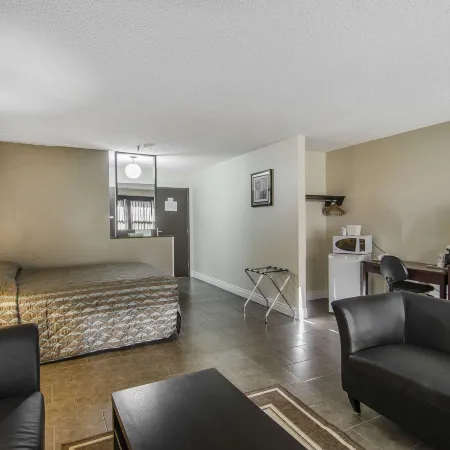 Econo Lodge Lloydminster