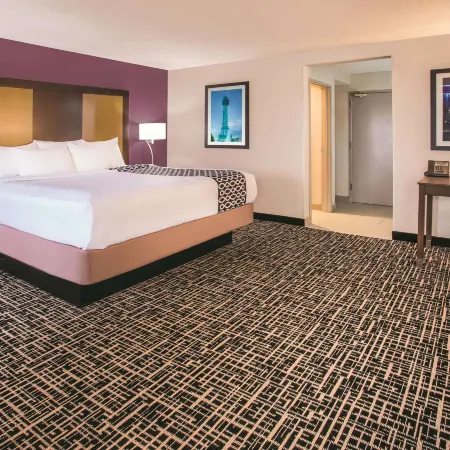 La Quinta Inn & Suites by Wyndham Cincinnati NE - Mason