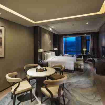 Zhangjiakou HUALUXE Hotel Rooms