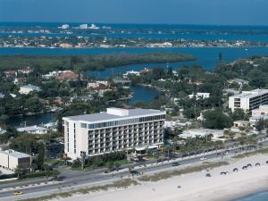 Cirque St Armands Beachside