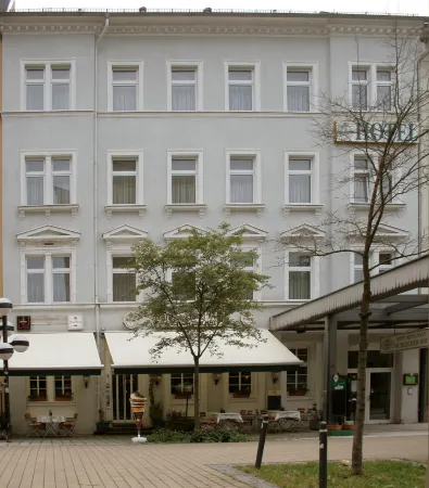 Hotel Sächsischer Hof Отели в г. Лихтенвальде