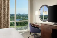 Hampton Inn & Suites Teaneck Glenpointe Hotels in Fort Lee