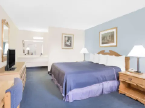 Howard Johnson by Wyndham Staunton Hotels in Staunton