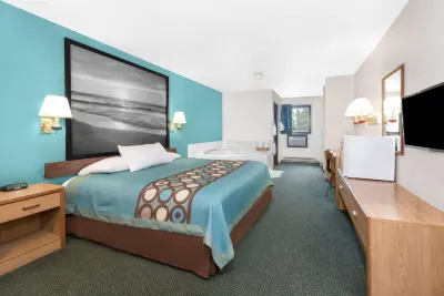 Super 8 by Wyndham Huron Hotels in Huron