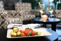 Springfield Lakes Boutique Hotel - breakfast