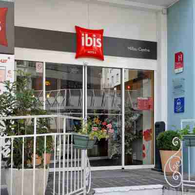 ibis Millau Hotel Exterior