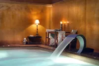 Le Convivial Luxury Suites & Spa
