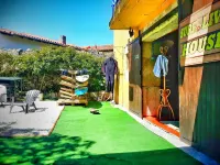 Surftolive House
