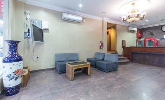 Super OYO 447 Comfort Hotel Meru