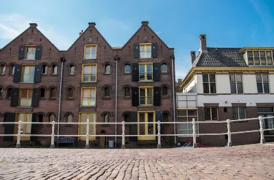 Kings Inn City Hostel Hotels near Dutch Cheese Museum