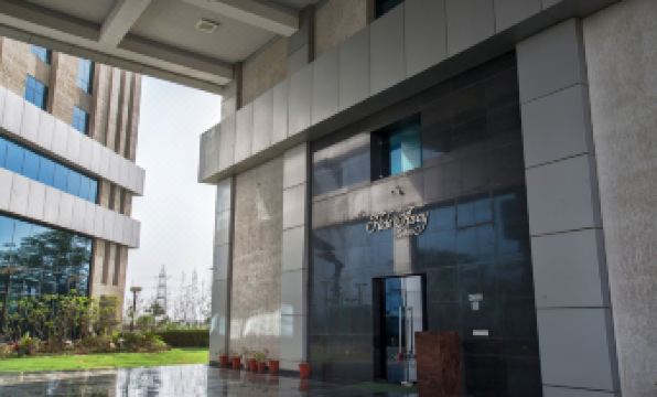 1. 하이드 어웨이 ..