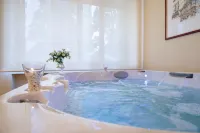 ヴィラ ドムス サレント スイーツ & ルームズ - バスタブ