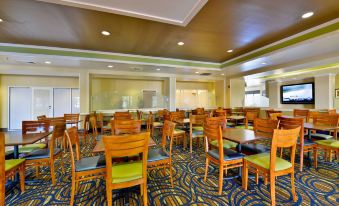 Comfort Inn & Suites Near Universal Orlando Resort-Convention Ctr