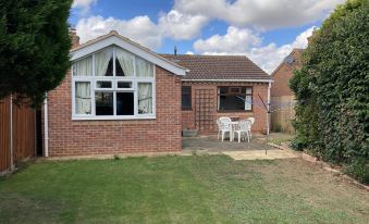 Spacious Detached Bungalow with Ample Parking
