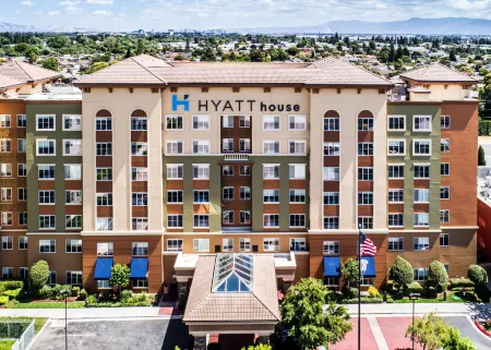 Hyatt House Santa Clara Отели рядом с достопримечательностью «Калифорниас Грэйт Америка»