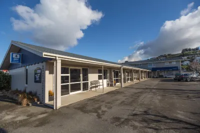 AAA Thames Court Motel Hotels in 