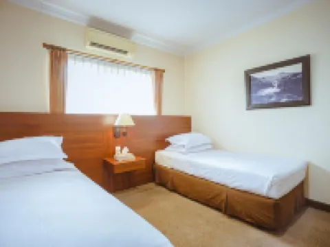 The Priangan Hotel I Yos Sudarso チアミスのホテル