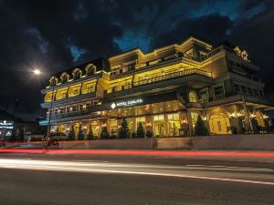 Hotel Carlito Tagaytay