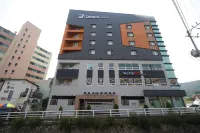 Dinos Hotel Hotels near Masan Station