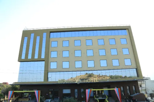BRAVIA HOTEL PANCHSHEEL - 送迎