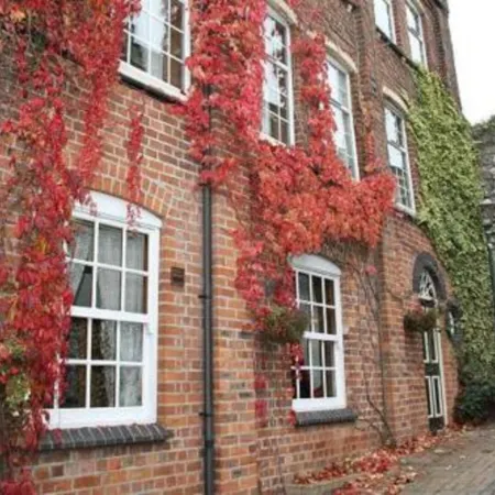 Lyndon House