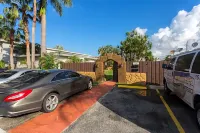 Richard's Motel - Motels