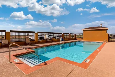 Quality Inn & Suites Carlsbad Caverns Area