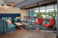 Tru by Hilton Lake City - Parkplatz