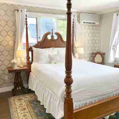 Ivy Manor Inn Village Center Rooms